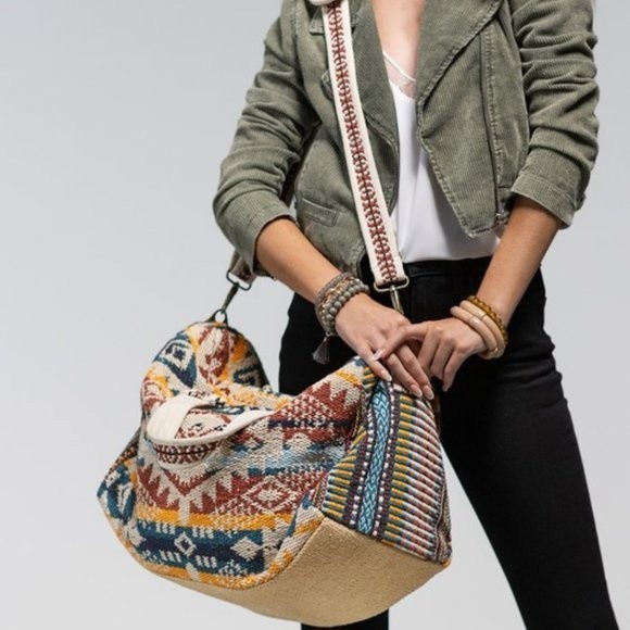 Handmade Boho Chic Weekender Bag woven Navajo cotton duffel shoulder carpet bag - Picture 4 of 15